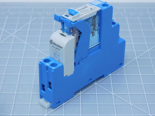 Lot of 7 Finder 46.61.9.024.0040 Relays w/ 97.01 Sockets T126742 For Sale Lot of 7 Finder 46.61.9.024.0040 Relays w/ 97.01 Sockets T126742 For Sale