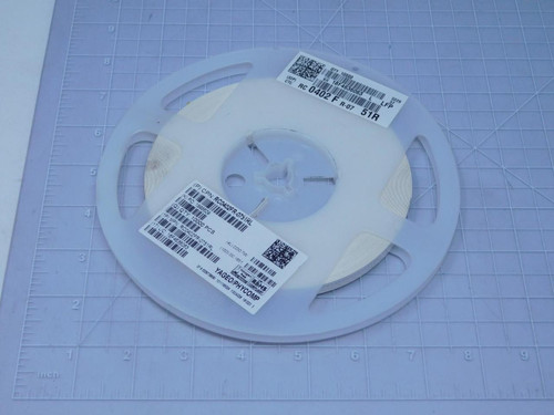 Lot of 1000 Yageo RC0402FR-0751RL    Thick Film Resistors - SMD 51 OHM 1 % For Sale