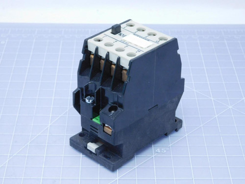 Siemens 3TB40 10-0A    Contactor For Sale