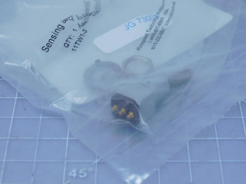 Honeywell 11TW1-3 MS27718-23-1   Toggle Switch 1 Pole 2 Position Standard Lever For Sale