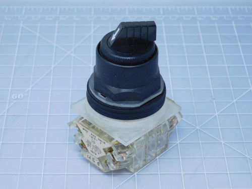 Square D KA1 SKS11BH2   Selector Switch 600 VAC 10 A 30 MM SK For Sale