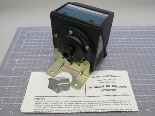 United Electric J300 Model 453 Pressure Switch For Sale