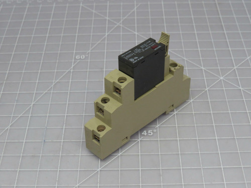 Lot of 9 Omron G3RD-X02SN-US 2779YK Solid State Relay W/Base For Sale
