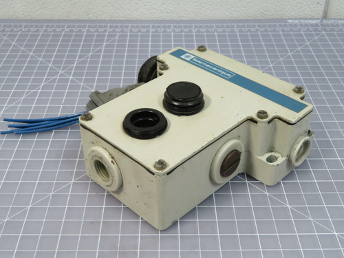 Telemecanique XY2-CE-H7  Cable Pull Switch 120V AC Type 12   For Sale