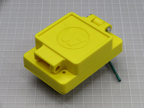 Woodhead  65W49  Watertite Receptacle With Single Flip Coverplate With Locking Blade  For Sale