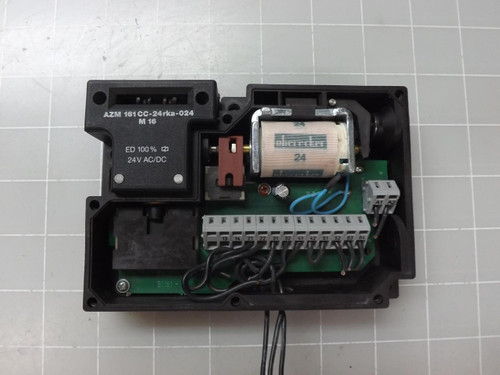 AZM 161CC-24RKA-024 M 16 SAFETY INTERLOCK SWITCH T49894