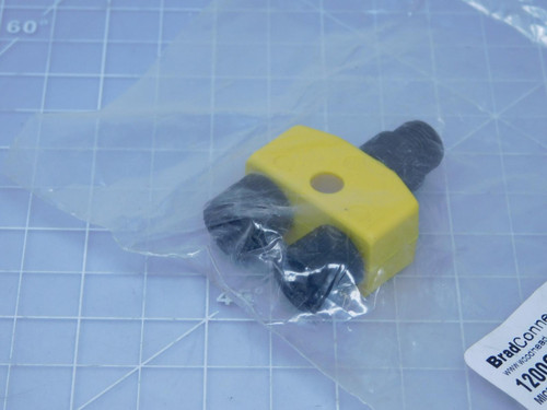 Woodhead 81594R 1200680170   Micro-Change Splitter 4 P Molded Connector Yellow For Sale