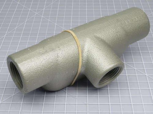 Lot of 2 Eaton Crouse-Hinds T37 CG  Form 7 Conduit Body with Cover and Gasket  For Sale
