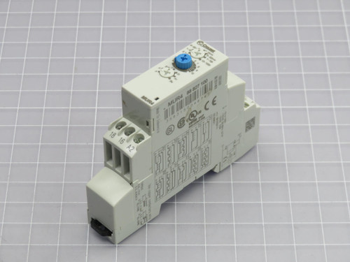 Lot of 2 MURR ELEKTRONIK  88 827 100  CONTROLS AND INDICATORS  For Sale