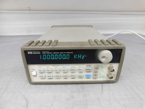 HP 33120A FUNCTION/ARBITRARY WAVEFORM GENERATOR 15 MHZ M6841