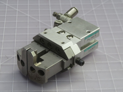 USED CKD FL318854 BHE-03CS-D PNEUMATIC FINGER AIR CLAW NSNP T265027 For Sale