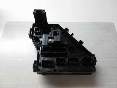 HONDA VA553DMYF 101206 SVA-A221 63597336 PA66+PPE FUSE BOX T52095