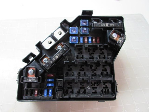 HONDA VA542XAUH090824 SVA-A131 63597335 PA66+PPE FUSE BOX T53094