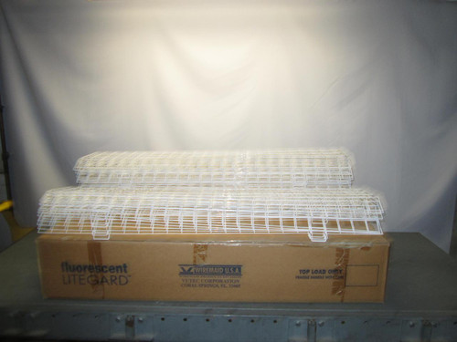LOT OF 35 WIREMAIND FL-173 614 LGUR STYLE WHITE GENLYTE/DAYBRITE PO 101600 T58040