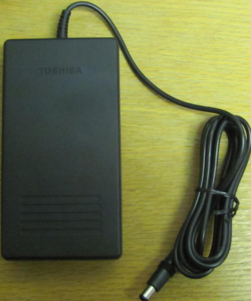 TOSHIBA PA2484U AC ADAPTOR T4717