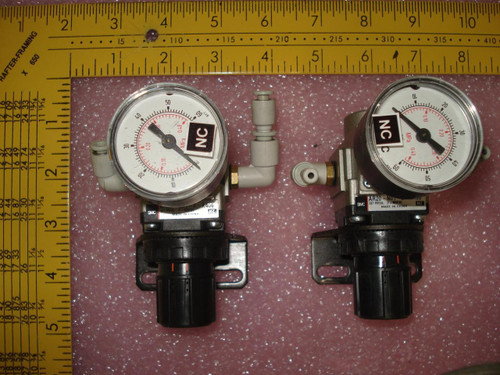 2 SMC AR20-N01-Z-X406 SET PRESS 7-60PSI PRESSURE REGUL T7319