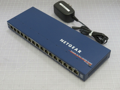 Switch Ethernet NETGEAR FS116 16 Porte 10/100 Mbps - Usato Ma Funzionante, Perfetto Per Rete Domestica O Ufficio