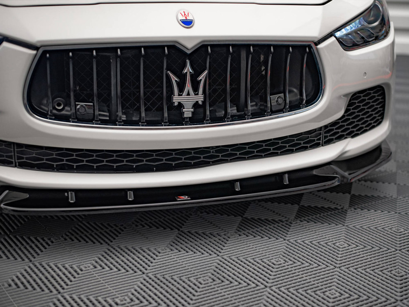 Maxton Front Splitter V.2 Maserati Ghibli MK3 (2013-2017) Maxton Front Splitter V.2 Maserati Ghibli MK3 (2013-2017)