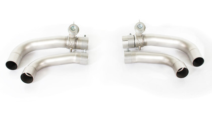 Remus Exhaust Rear Silencer with integrated vacuum controlled valves with 4 tail pipes 102 mm angled, rolled edge, chromed - Giulia Type 952 2.9 V6 Quadrifoglio 375 kW  2016- Remus Exhaust Rear Silencer with integrated vacuum controlled valves with 4 tail pipes 102 mm angled, rolled edge, chromed - Giulia Type 952 2.9 V6 Quadrifoglio 375 kW  2016-