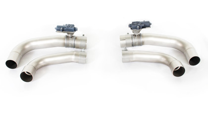 Remus Exhaust Non-Resonated Cat back system with electronic controlled valves and Remus Exhaust sound controller with 4 tail pipes 102 mm angled/angled, rolled edge, chromed - Giulia Type 952 2.9 V6 Quadrifoglio 375 kW  2016- Remus Exhaust Non-Resonated Cat back system with electronic controlled valves and Remus Exhaust sound controller with 4 tail pipes 102 mm angled/angled, rolled edge, chromed - Giulia Type 952 2.9 V6 Quadrifoglio 375 kW  2016-