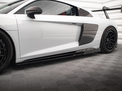 Maxton Side Skirts Diffusers V.2 + Flaps Audi R8 Mk2 Facelift Maxton Side Skirts Diffusers V.2 + Flaps Audi R8 Mk2 Facelift