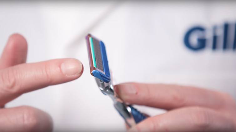 single blade positioned
