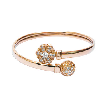Floral Bracelet in 18k Rose Gold with brilliant diamonds