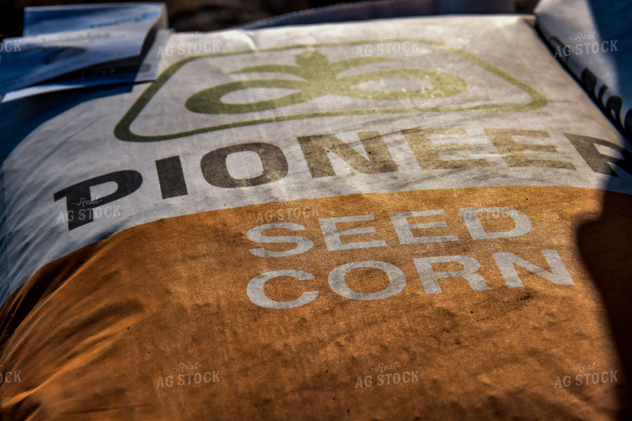 Pioneer Seed Corn Bag 84026