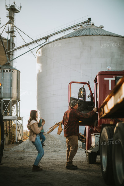 Farm Family in Yard 6826