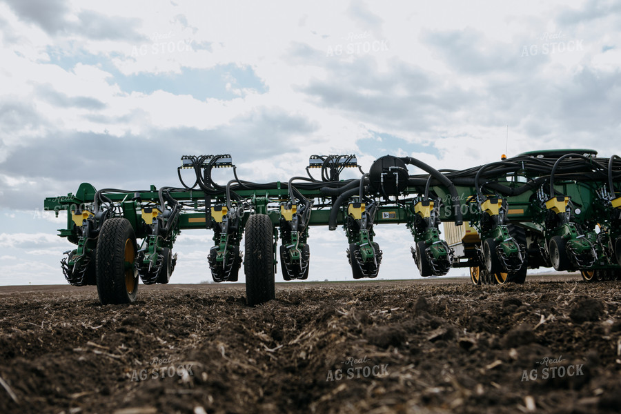 Planter in Field 77246