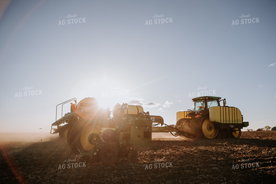 Tractor Planting Field 77250
