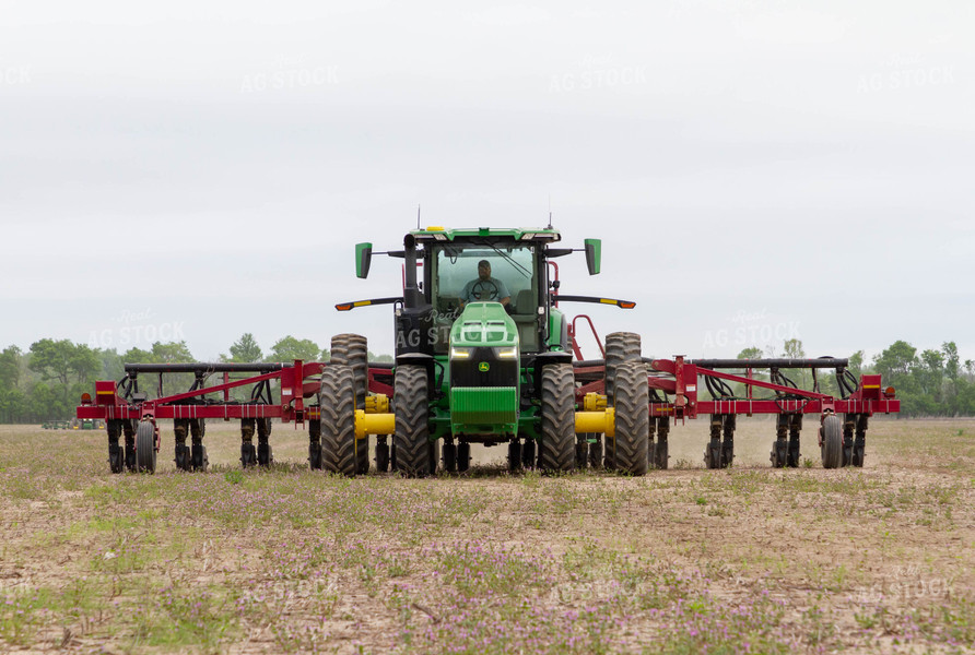 Tractor Planting Field 79260