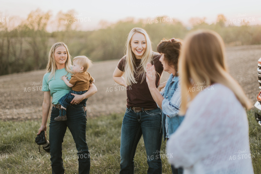 Farm Wives Talk Beside Field 7737