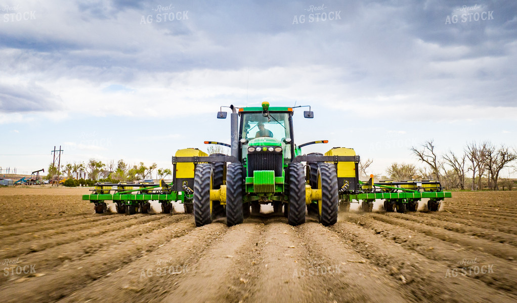 Tractor Plants Field 56623