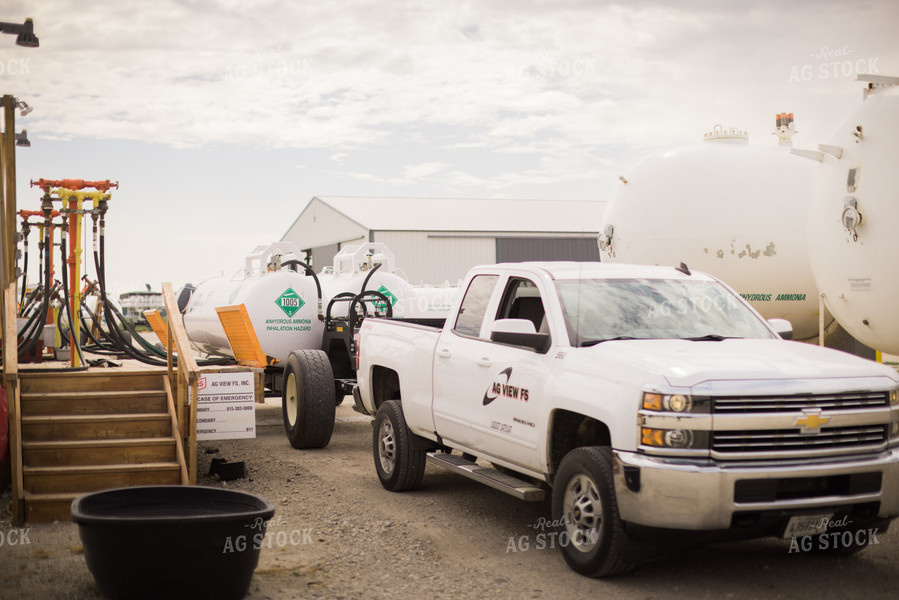 Truck by Anhydrous Tanks 7995