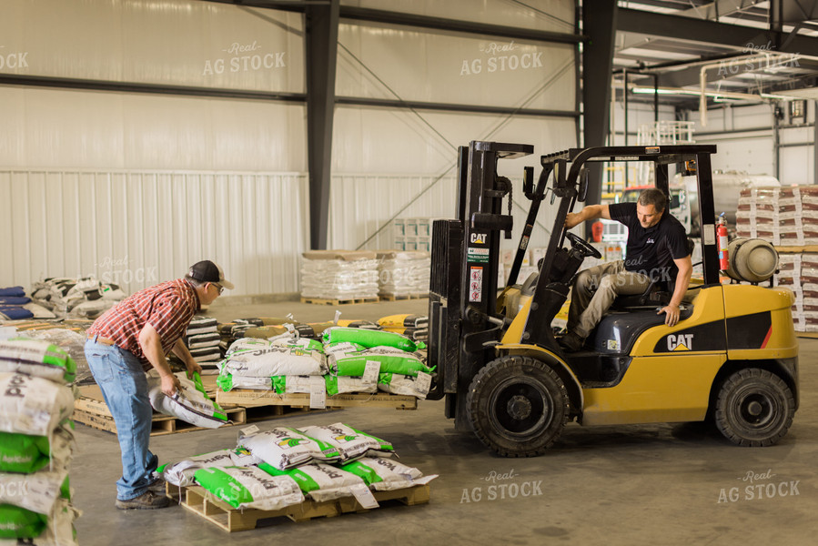 Salesman Moving Seed Bags 8054