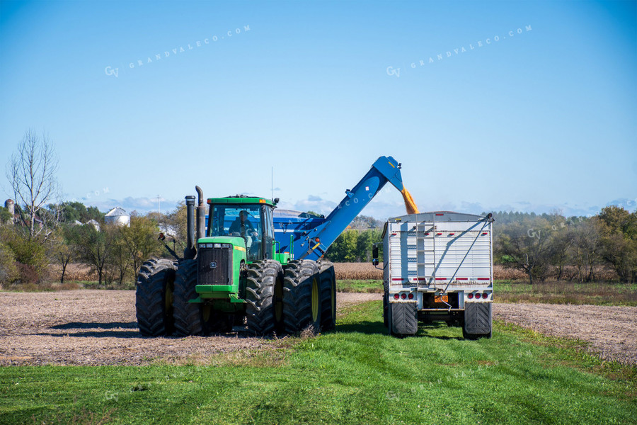 Grain Cart Loading Semi 50191