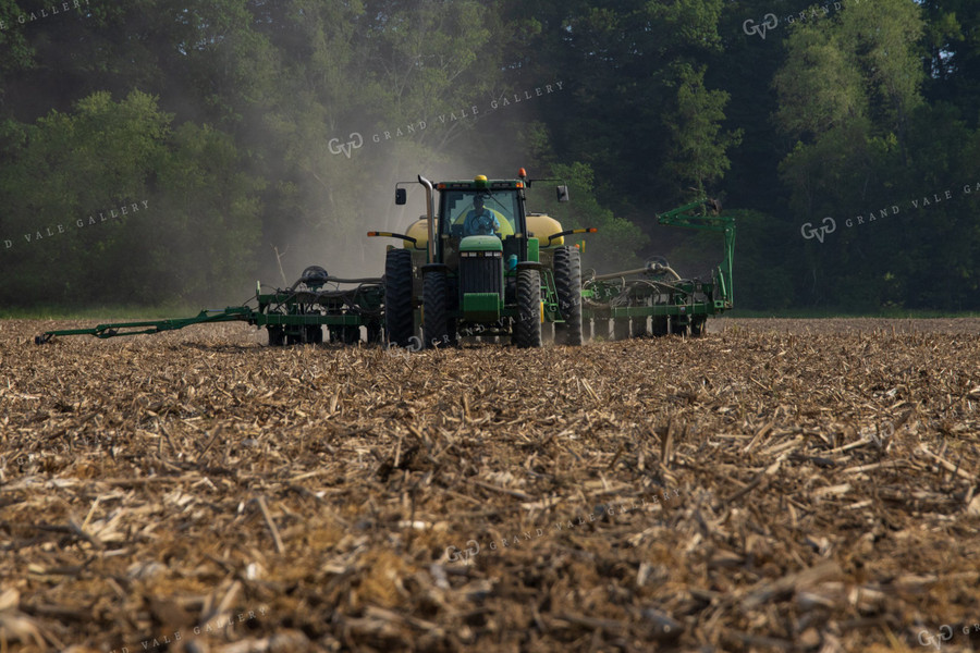 Planting on Sunny Day 52122