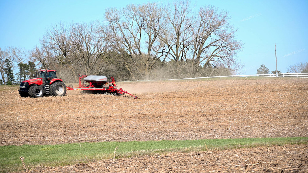 Planting on Hilly Ground 25103