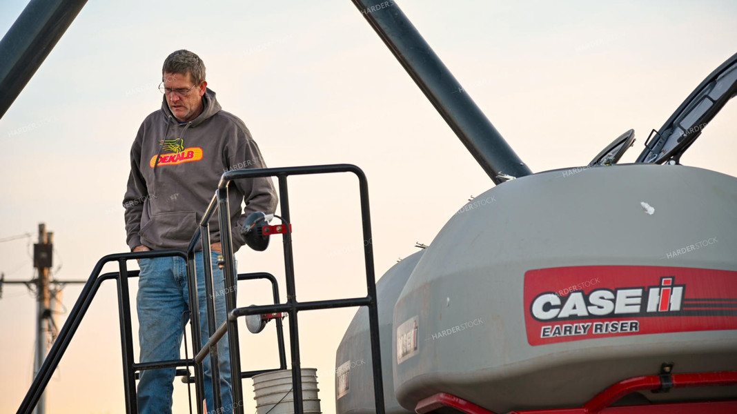 Loading the Planter with the Seed Tender 25336