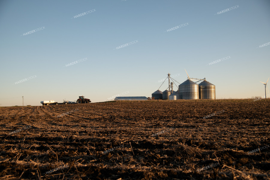 Tractor Applying Anhydrous 25878