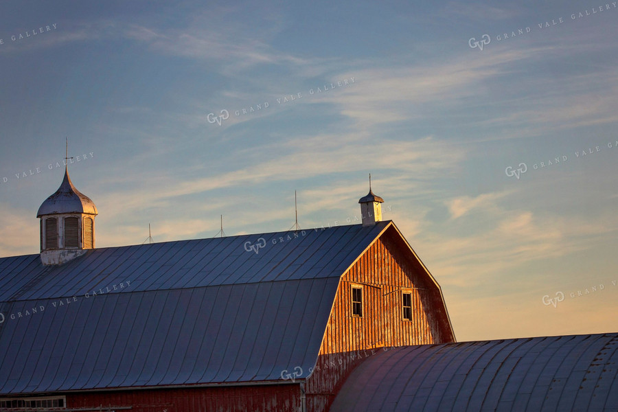 Red Barn at Sunrise 55075
