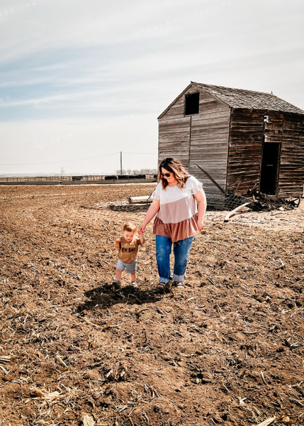 Farm Mom and Farm Kid in Field 56289