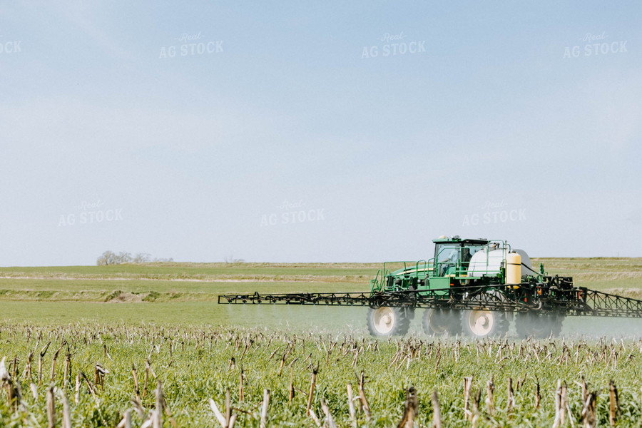 Sprayer in Field  77003