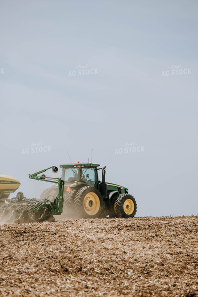 Planter in Field 77009