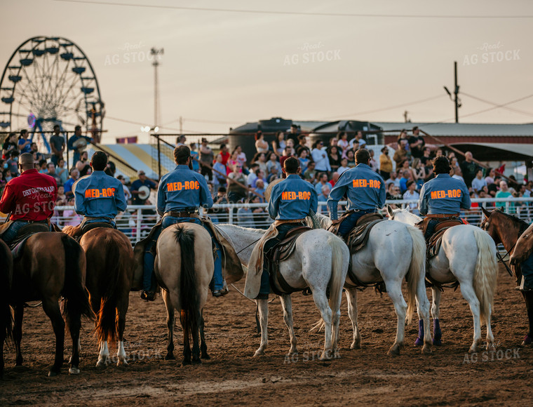 Ranchers on Horses 98009