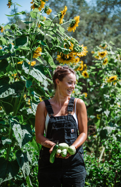 Woman in Garden 107007