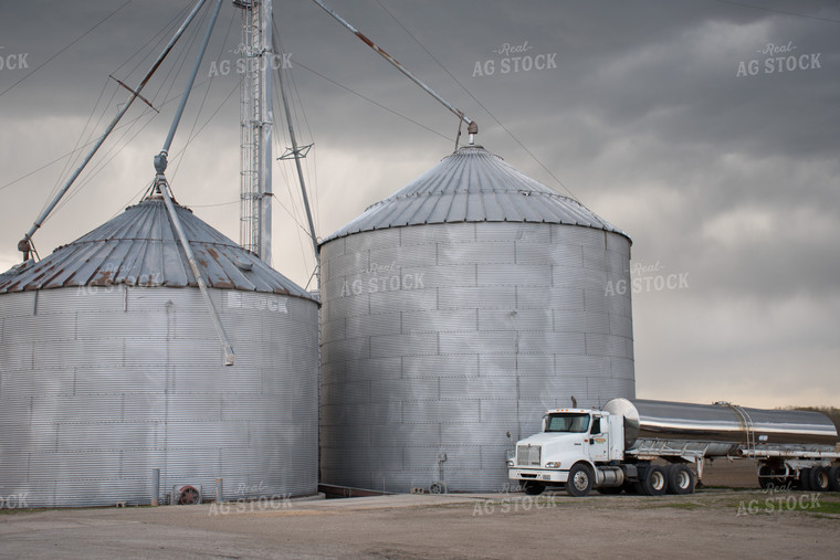 Grain Elevator 50345