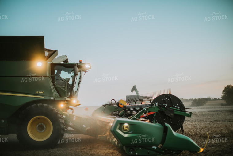 Soybean Harvest 6786