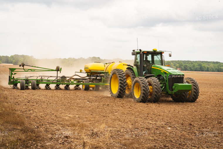 Tractor Plants Field 128025